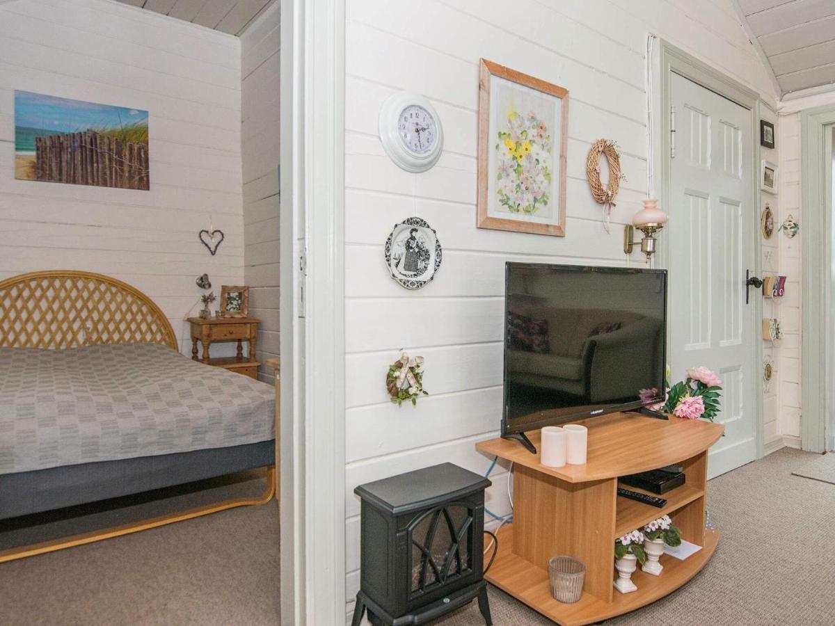 4 Person Holiday Home In R M Lakolk Kültér fotó